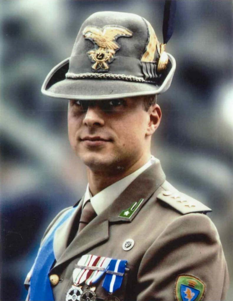 Capitano Manuel Fiorito 1979 - 2006 Medaglia d'argento al valor militare alla memoria